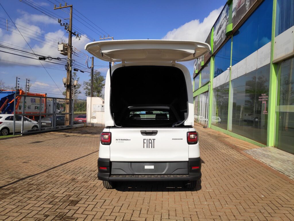 Capota de Fibra para Fiat Strada modelo carga alta. Capota de Fibra para Fiat Strada modelo carga alta.